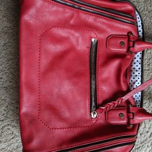 URBAN EXPRESSIONS

Elisha Zipper Accent Structured